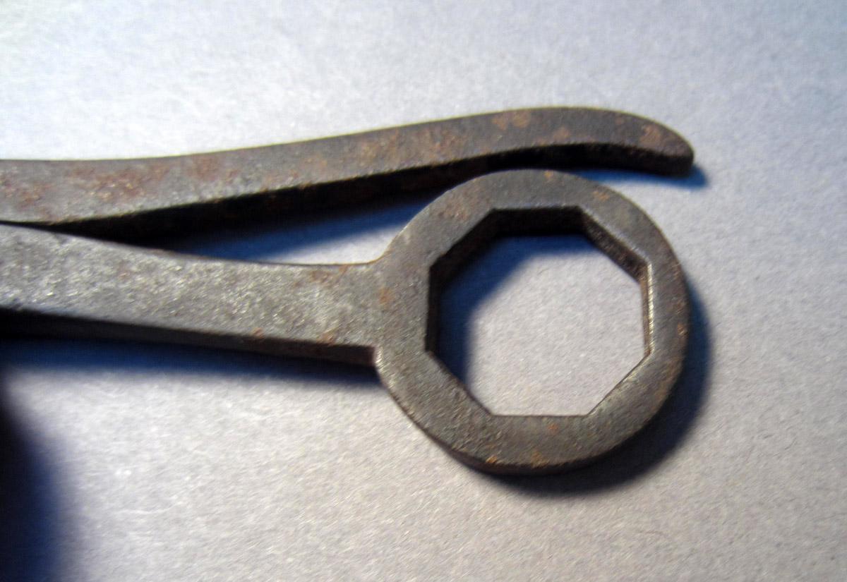 1969.9208 Shot mold, Detail