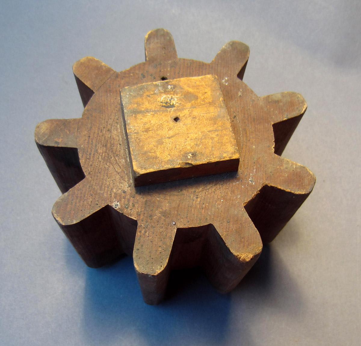 1969.9212 Cog wheel, Side