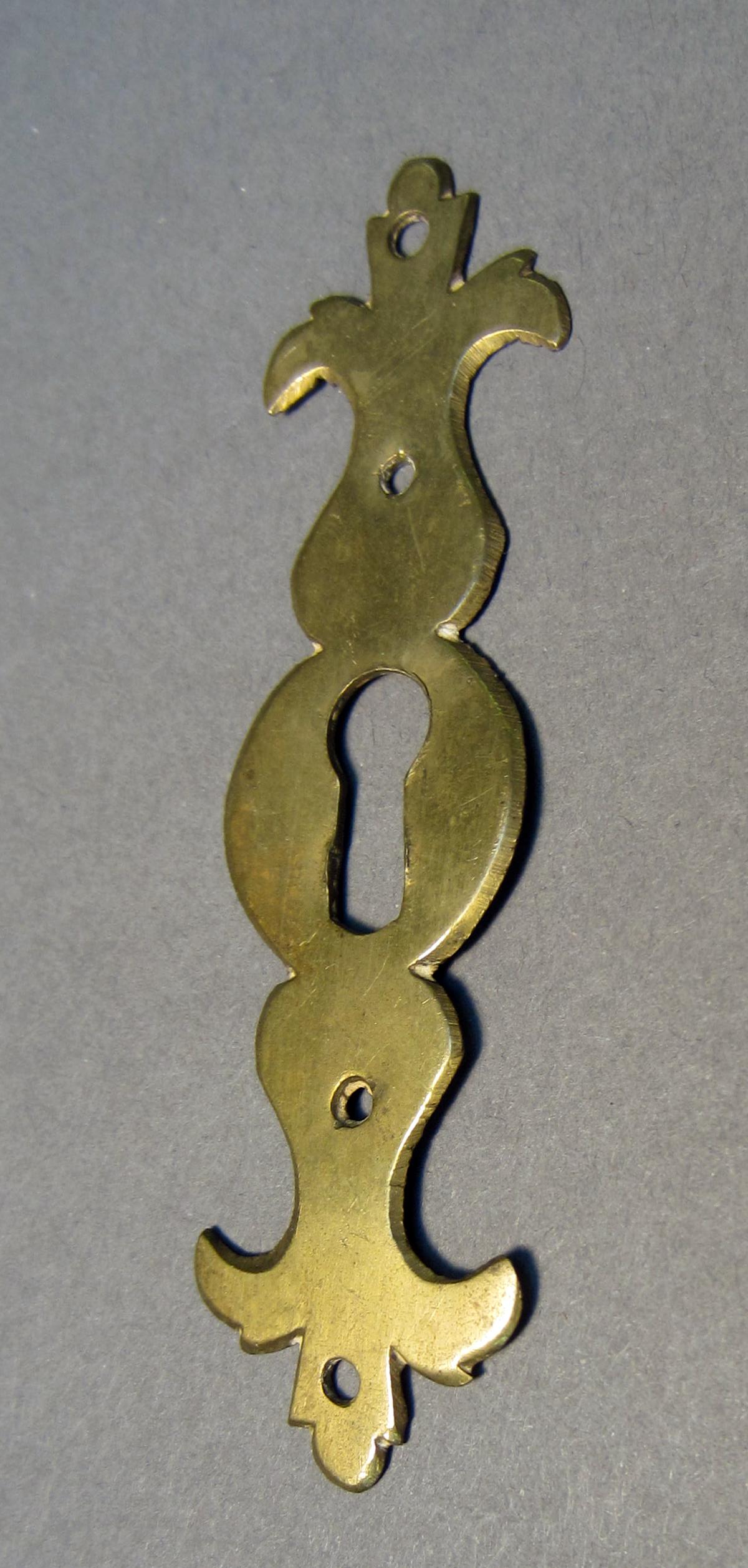 1969.9220 Escutcheon, View 1