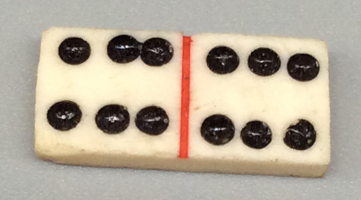 1964.1438 BB Domino, view 1