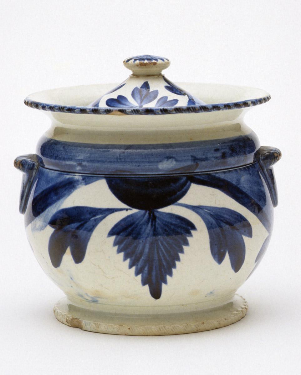 1959.1248 A, B Pearlware sugar bowl