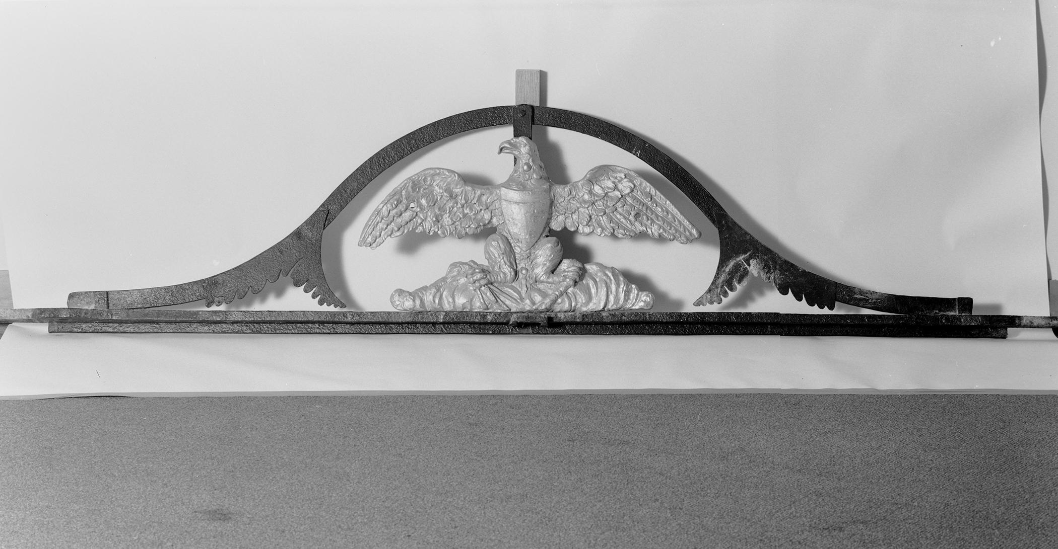 1969.4292 A Gate, Crest, B Gate, Frame