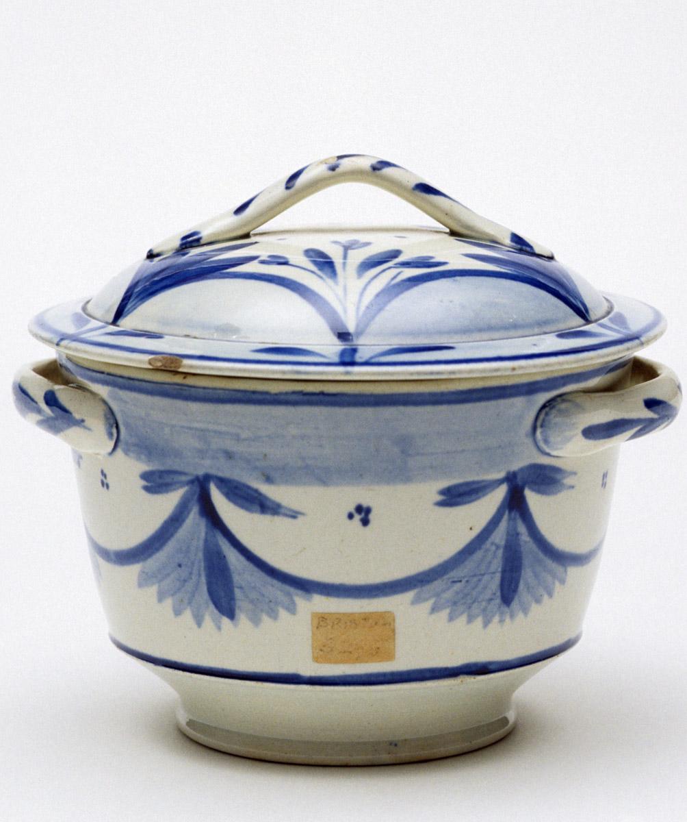 1959.1251 A, B Pearlware sugar bowl