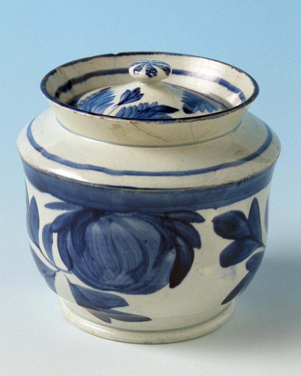 1959.1254 Pearlware sugar bowl