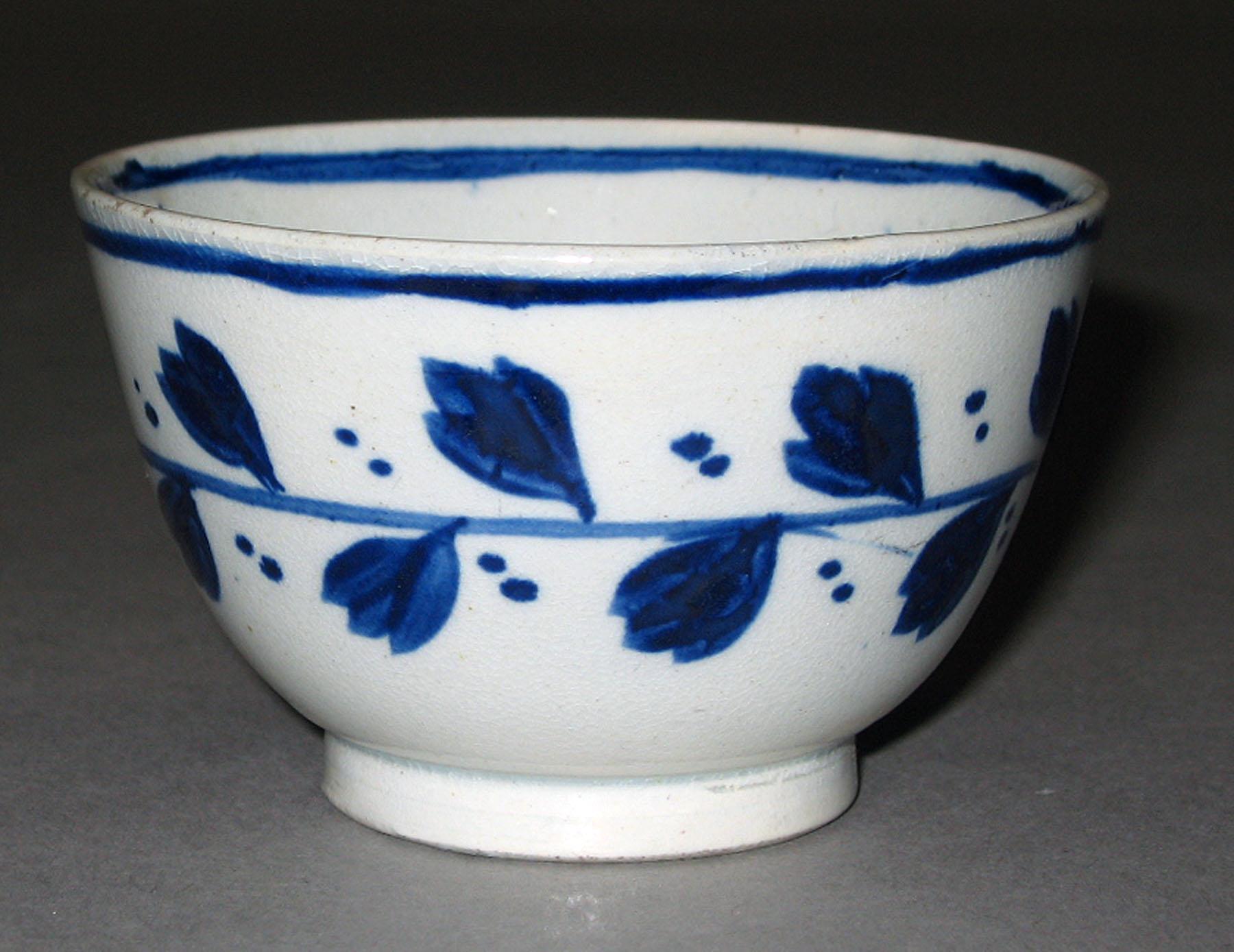 1959.1255 A Pearlware teabowl