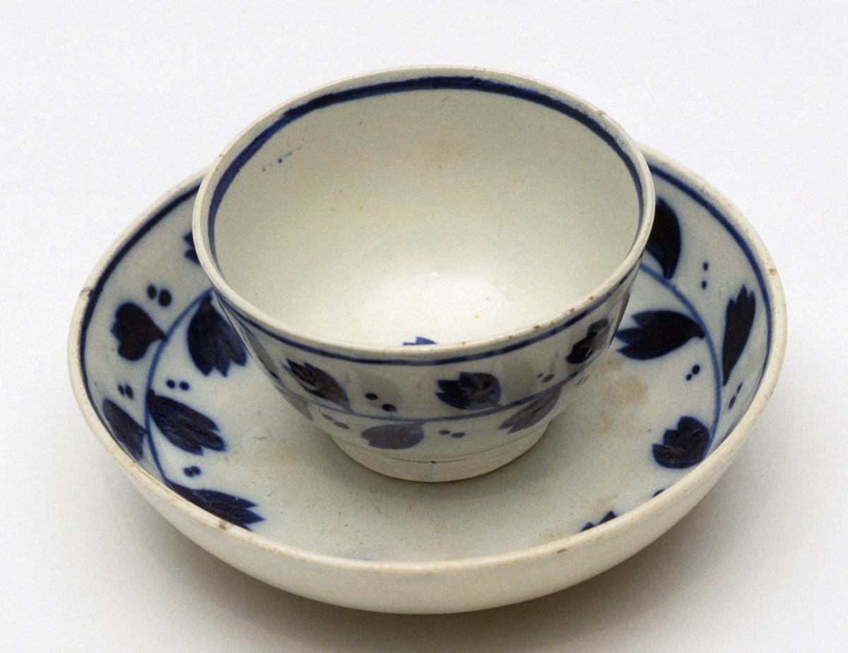 1959.1255 A, B Teabowl and saucer