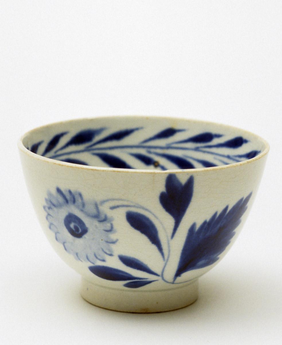 1959.1275 A Pearlware teabowl