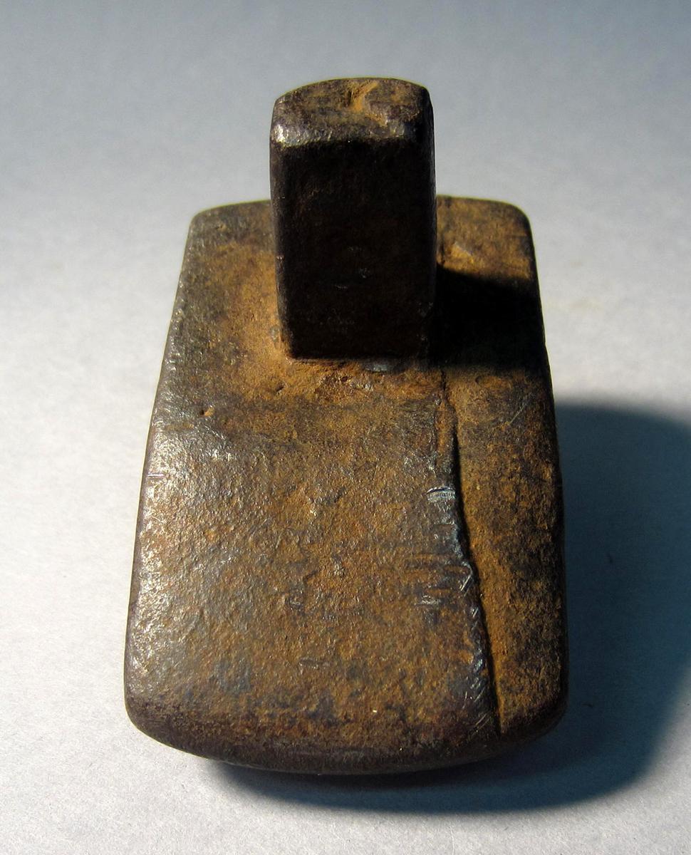 1986.0050.933 Planishing head, View 3