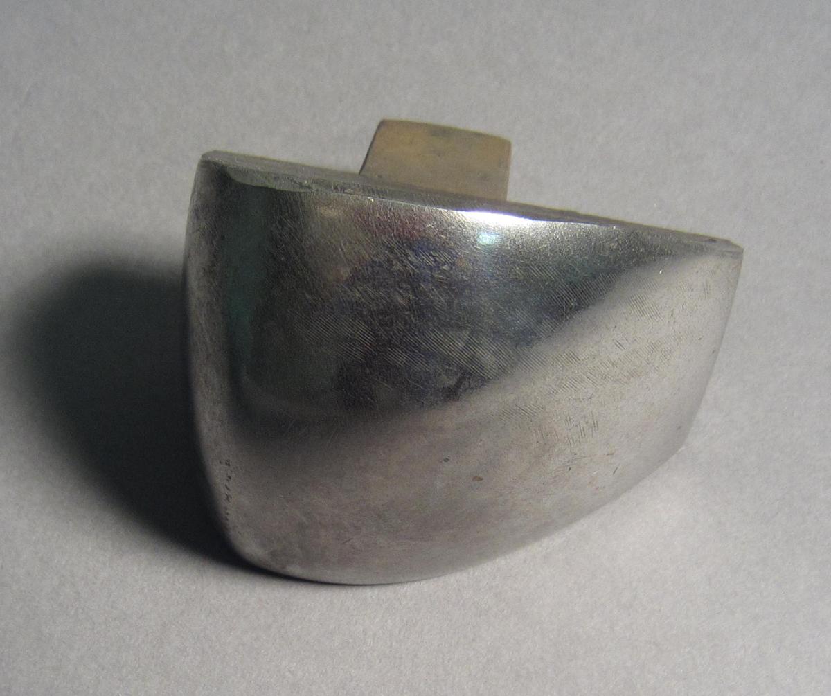 1986.0050.935 Planishing head, View 2