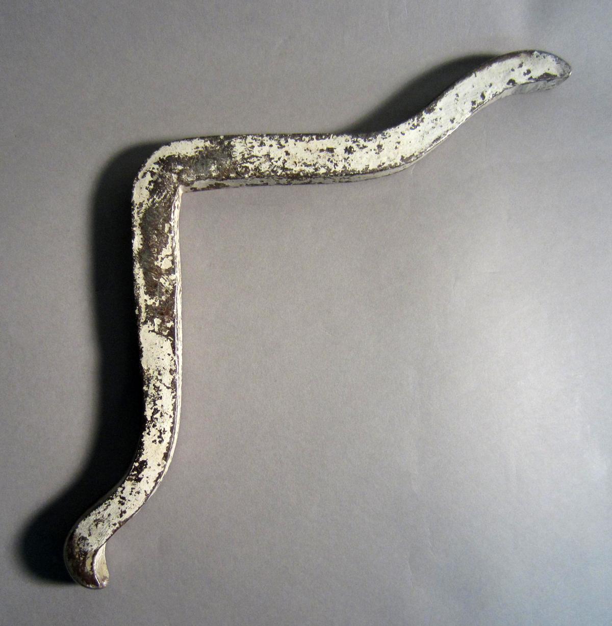 1986.0050.942 Snarling iron, View 2