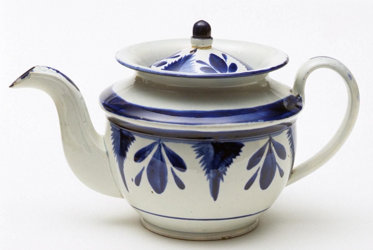 1959.1286 A, B Pearlware teapot