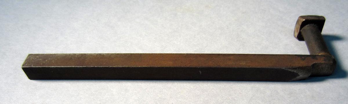 1986.0050.964 Shaping tool, Side