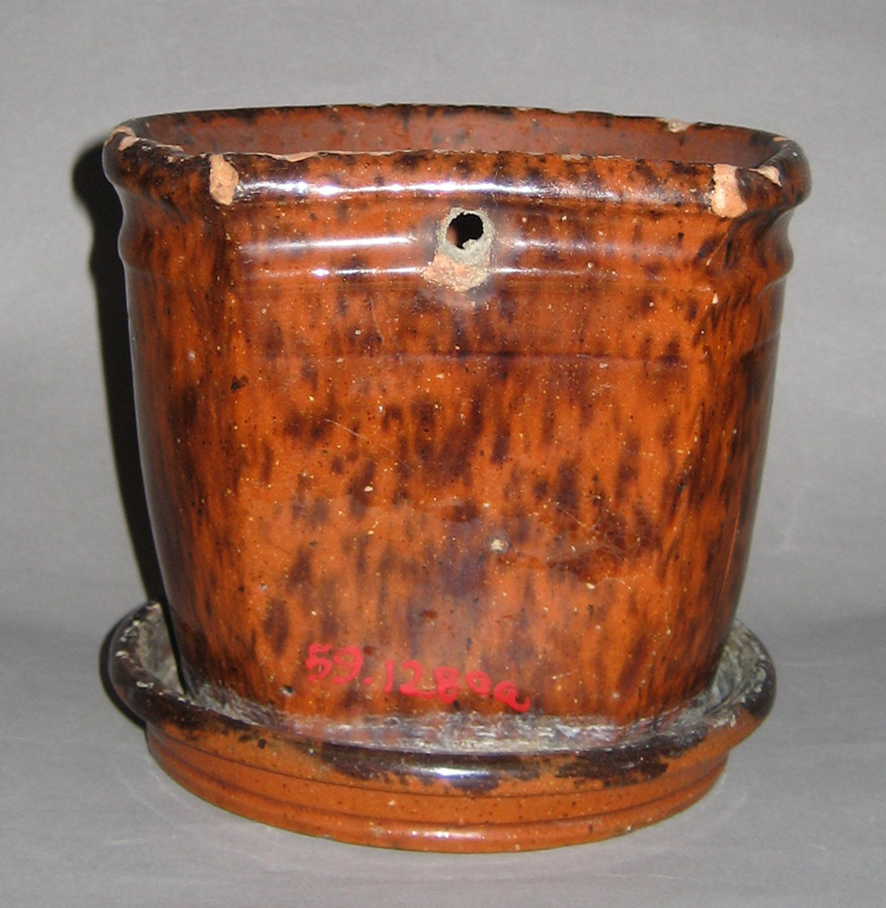 1959.1289 A, B Flowerpot (back)