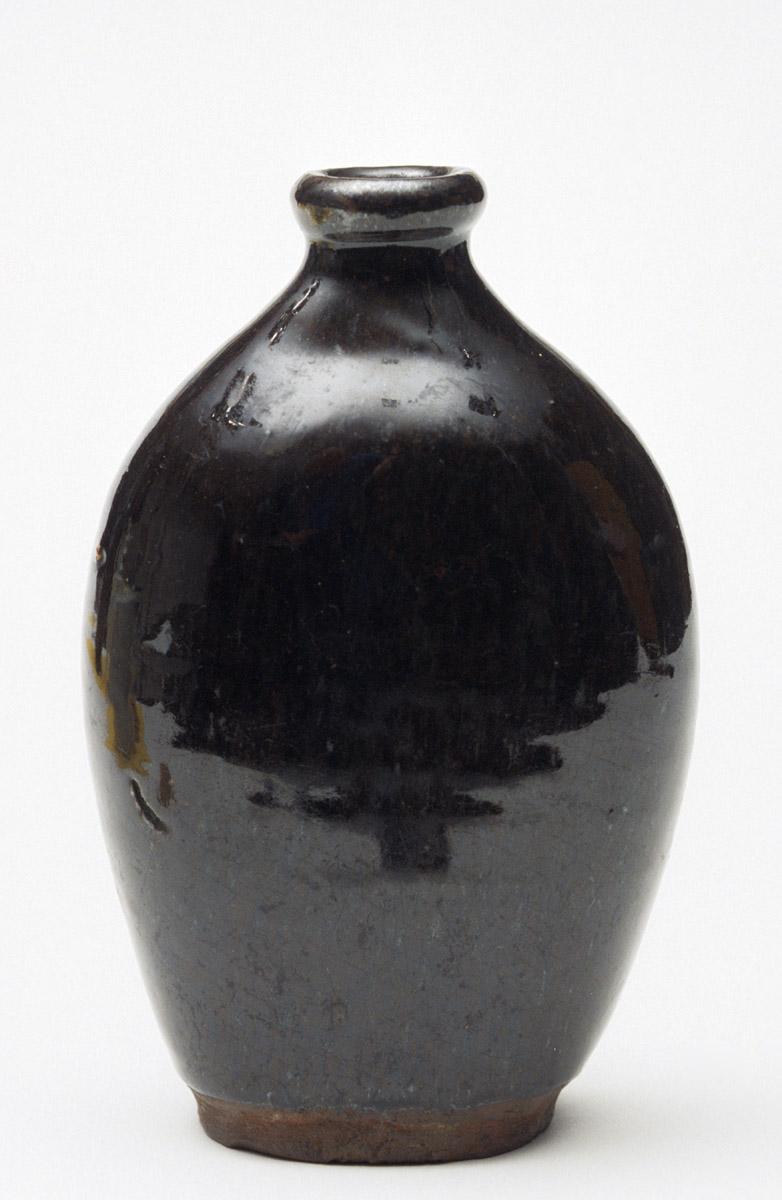 1959.1292 US Blackware flask