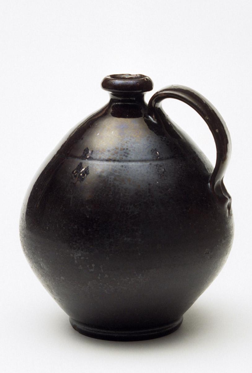1959.1293 US Blackware bottle or jug