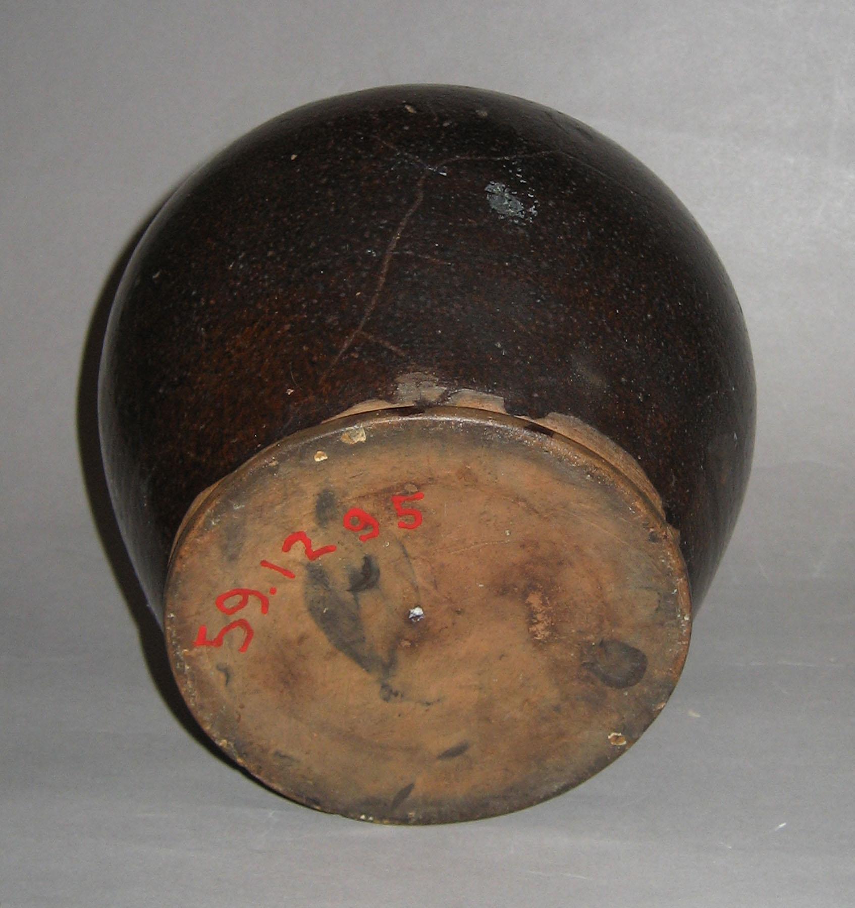 1959.1295 Jar (bottom)