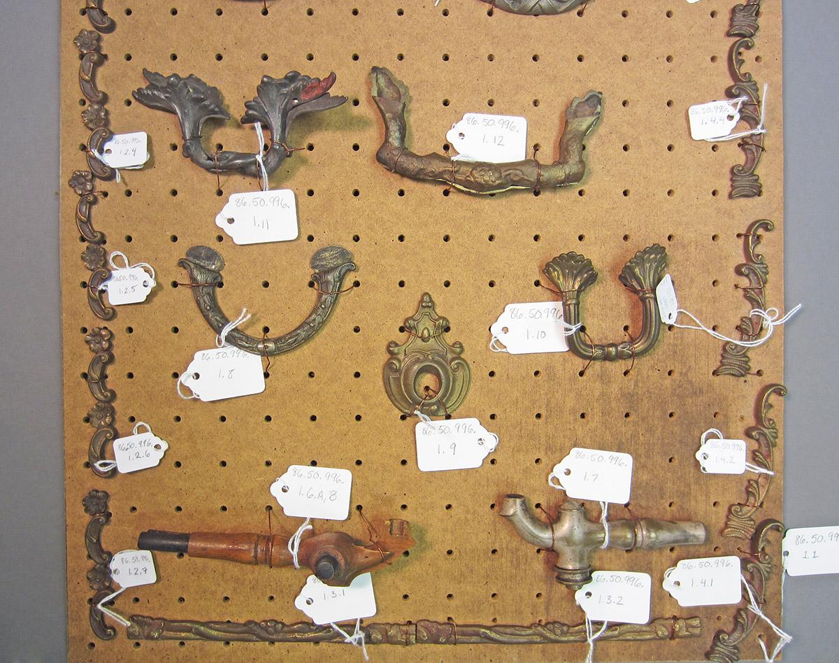 1986.0050.996.001.001, Pegboard, section 2