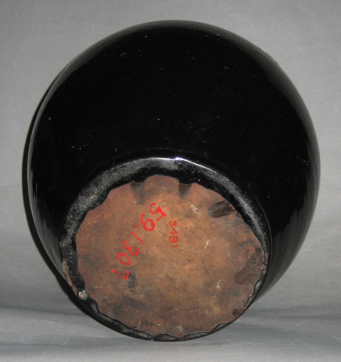 1959.1307 (bottom) Jar