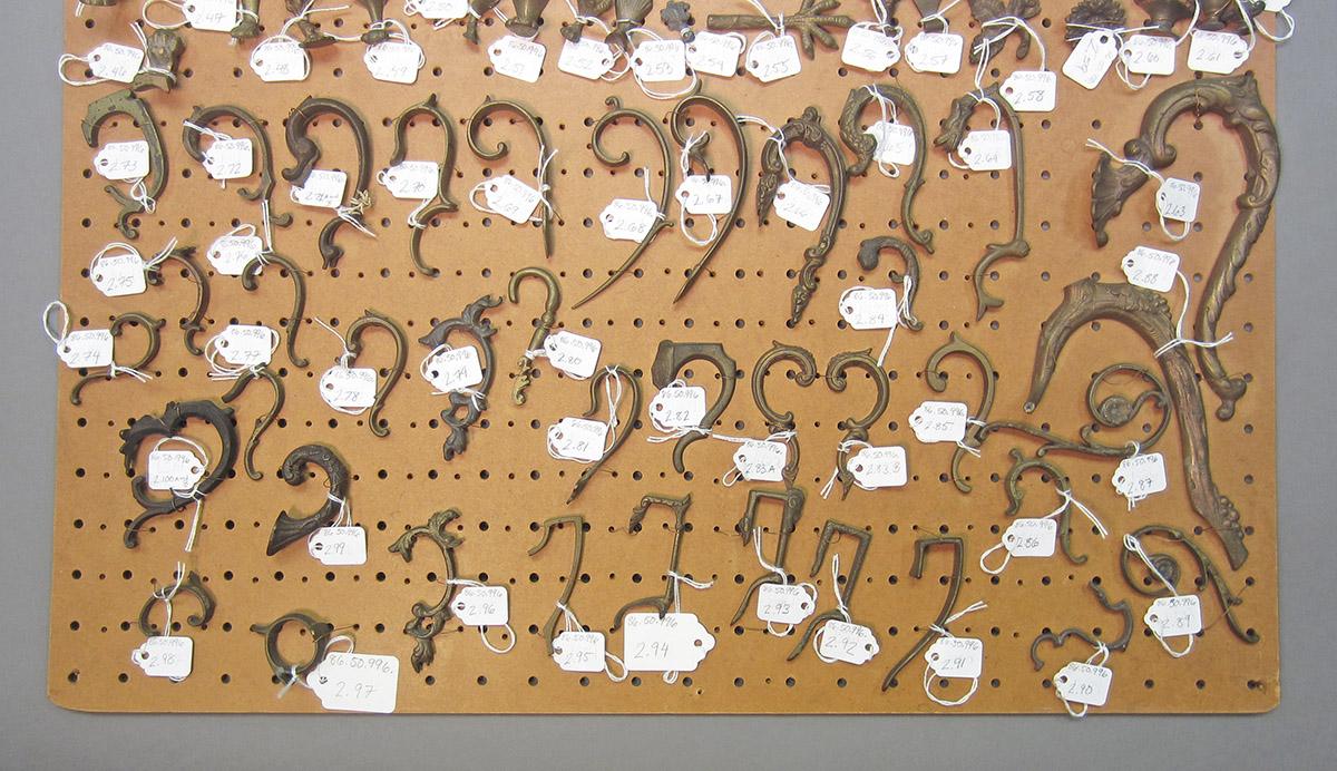1986.0050.996.002.001, Pegboard, handles