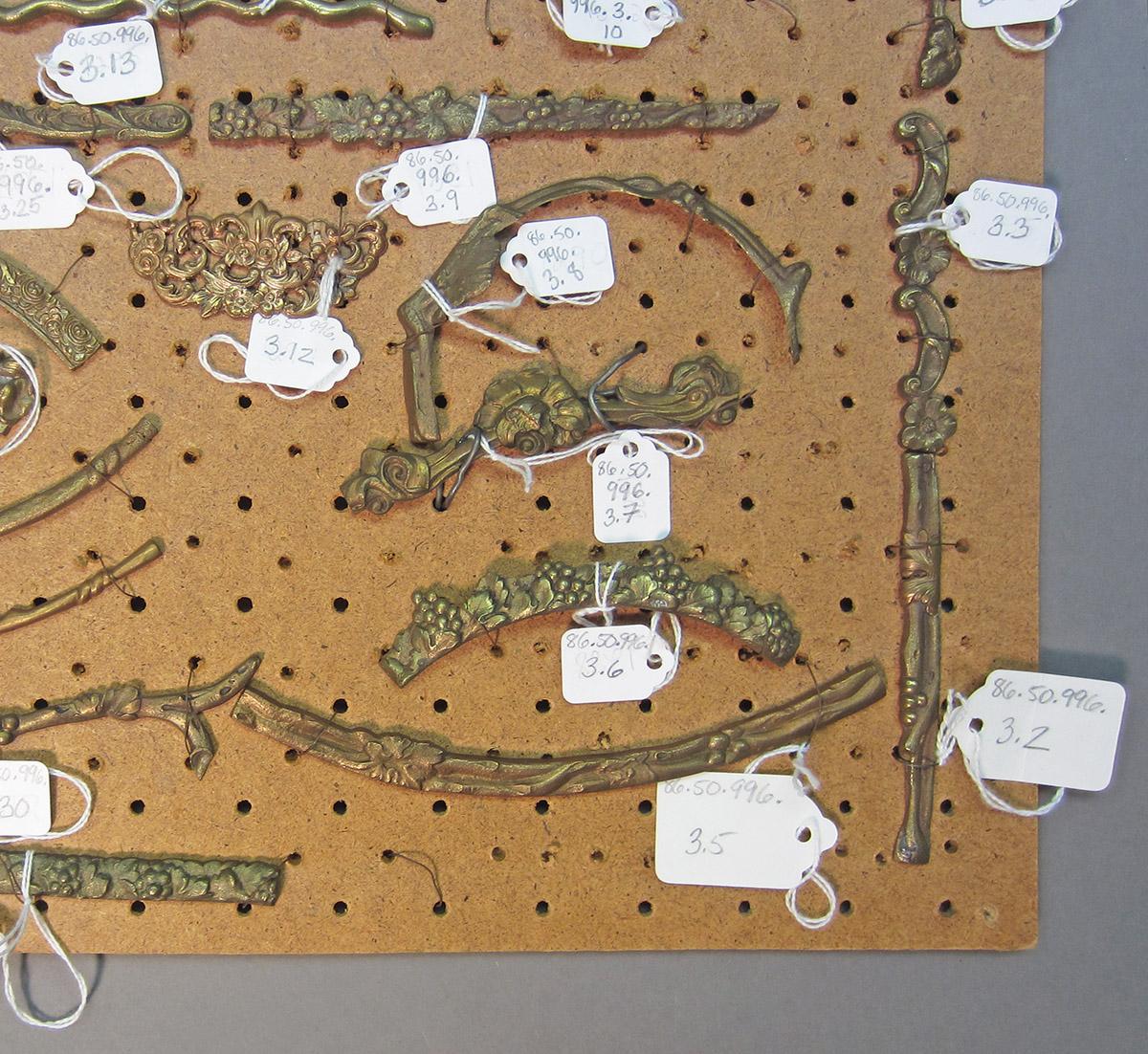 1986.0050.996.003.001, Pegboard, section 1