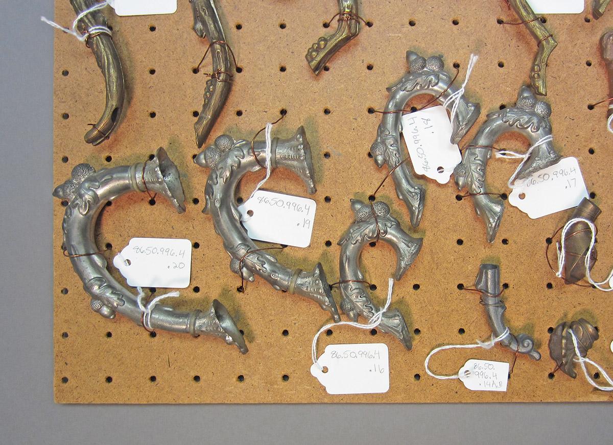 1986.0050.996.004.001, Pegboard, section 1