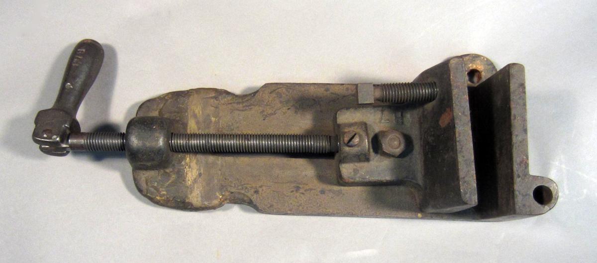 1986.0050.787 Clamp, View 1