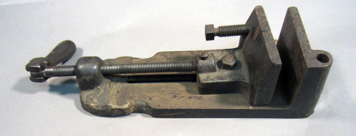 1986.0050.787 Clamp, View 2