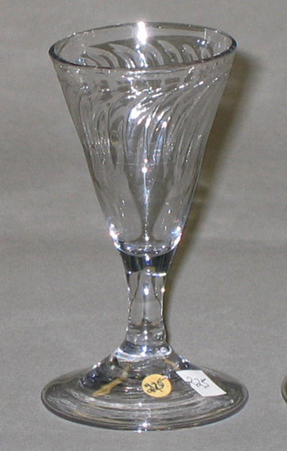 2006.0003.017 Dram glass