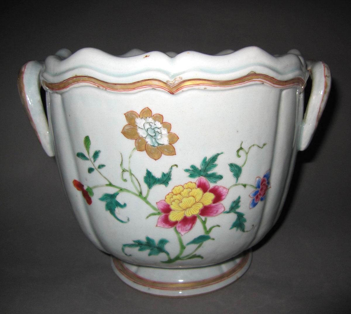 1959.1347 Porcelain flower container face three