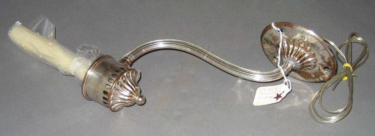 1959.1364 A Sconce