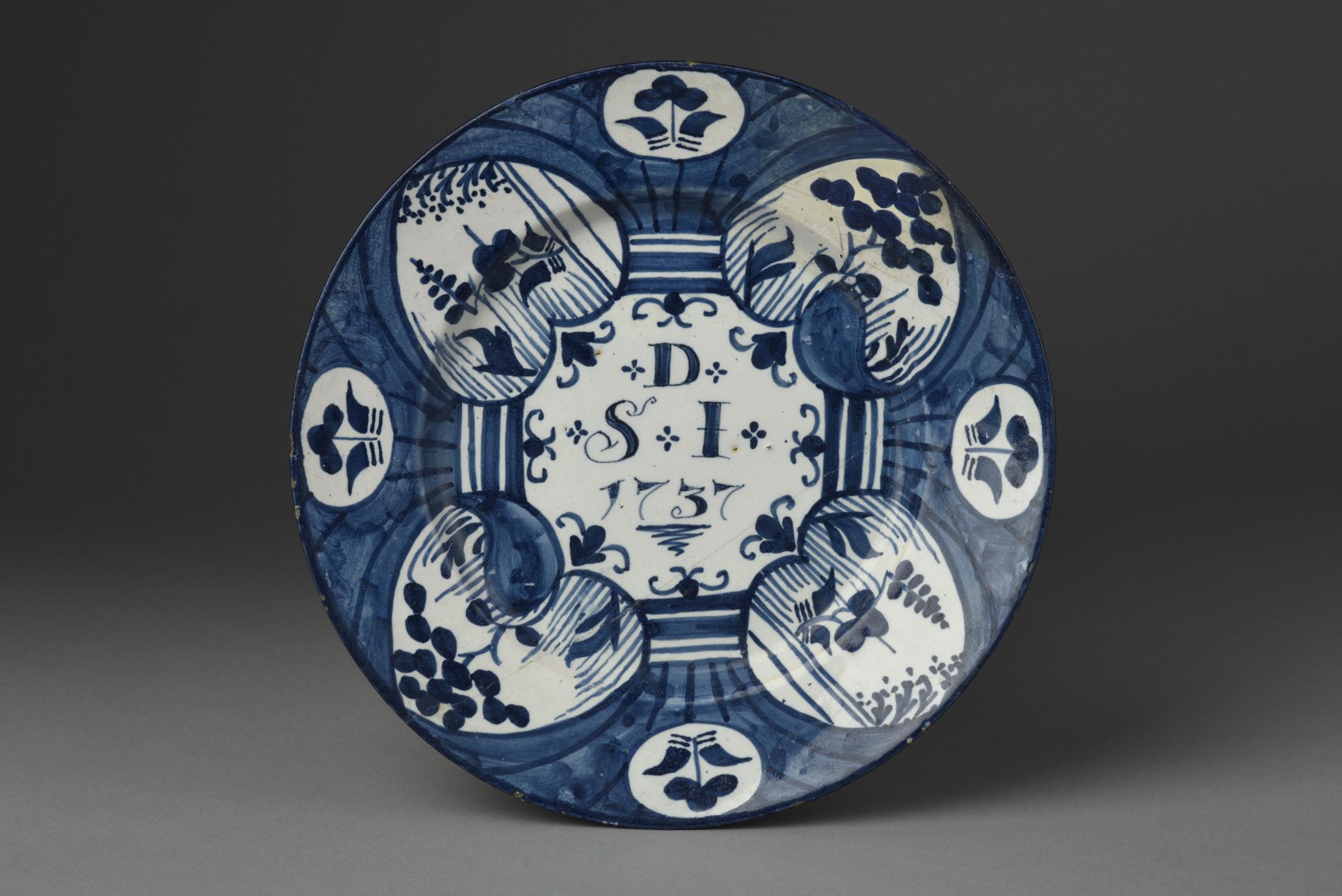 2016.0034.005.002 Plate, view 1