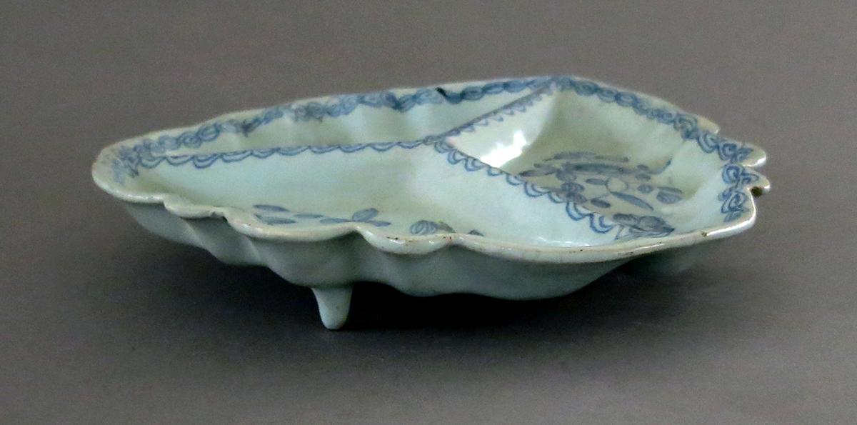 2016.0034.012 Dish, Sweetmeat or pickle dish side
