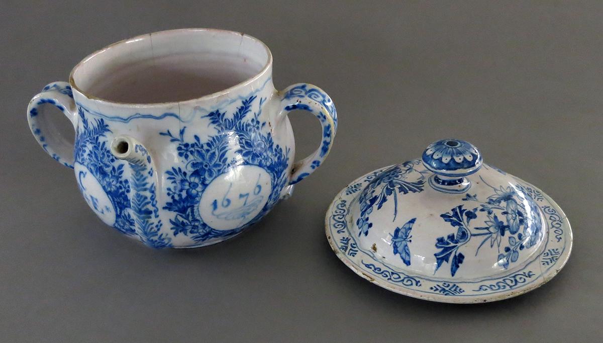 2016.0034.015 A, B Posset pot and lid