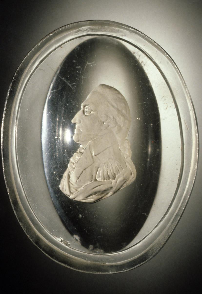 1959.1369 Glass plaque