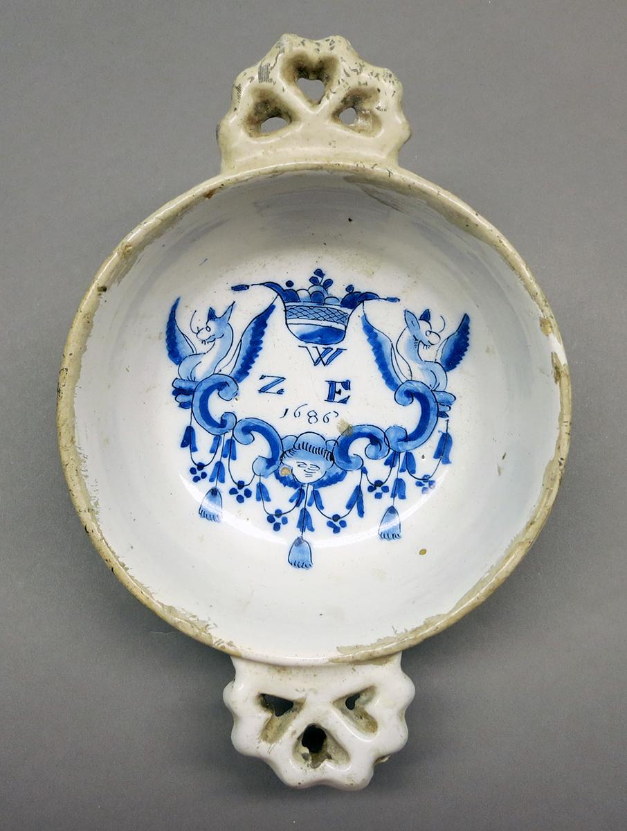 2016.0034.022 Porringer