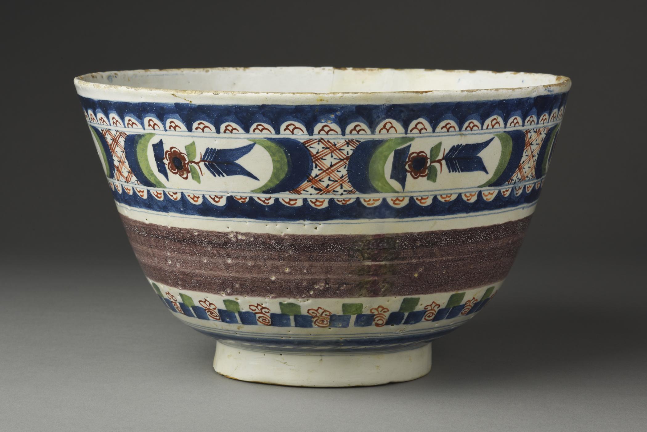2016.0034.024 Bowl, view 2