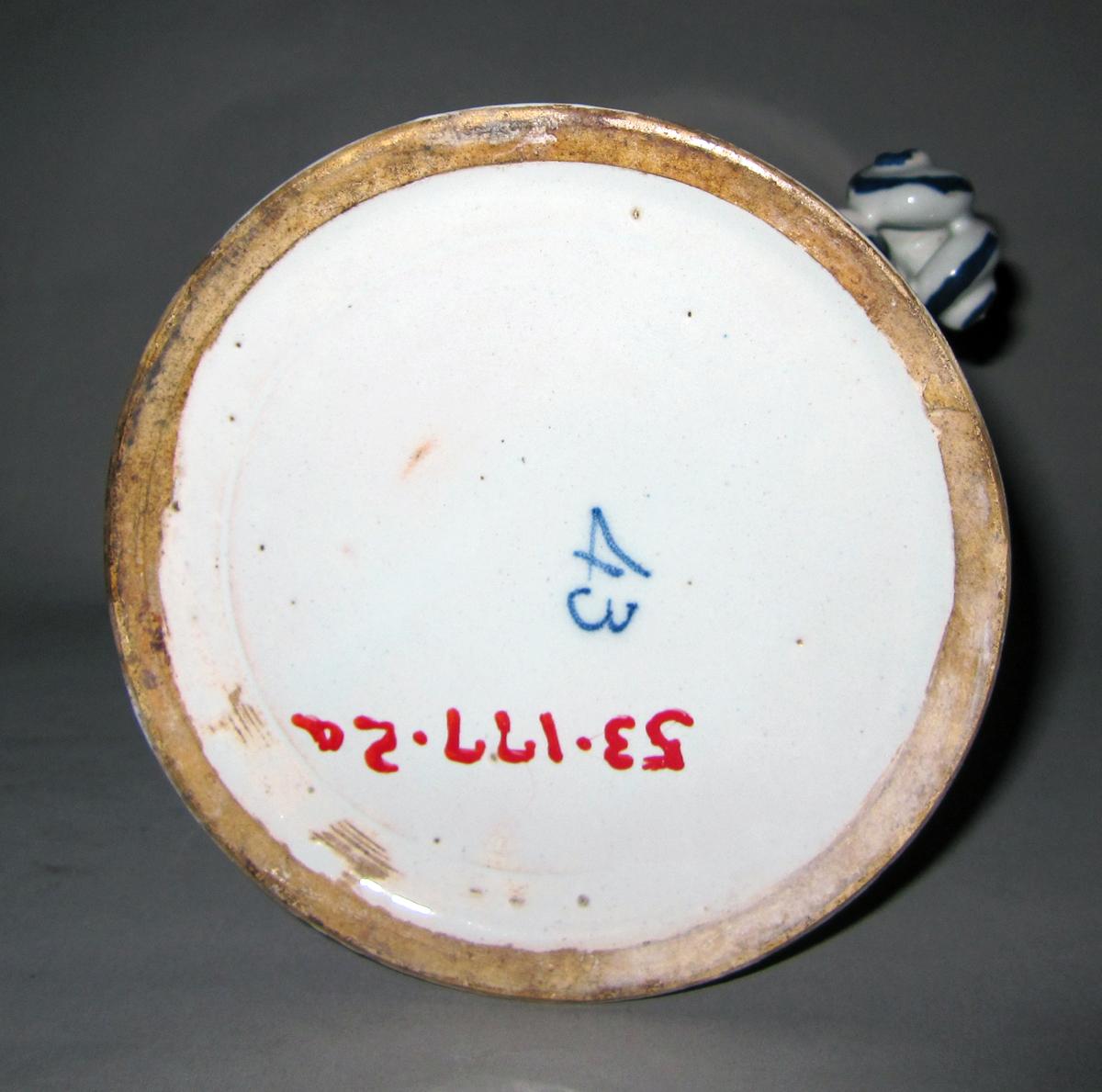 1953.0177.002 A Delft warmer underside