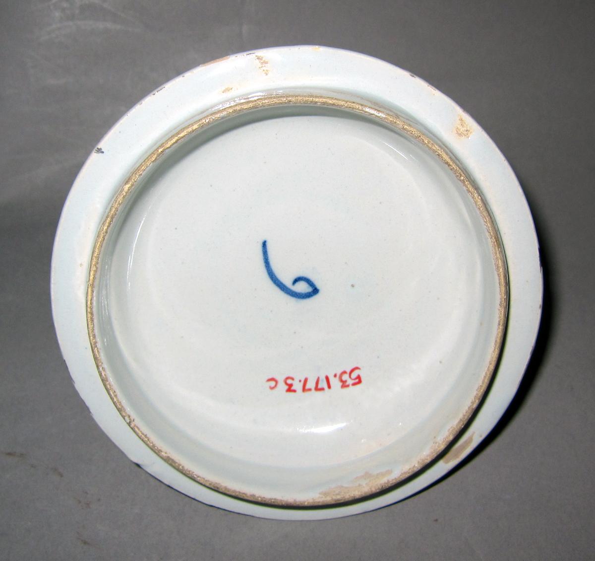 1953.0177.003 C Delft warmer underside