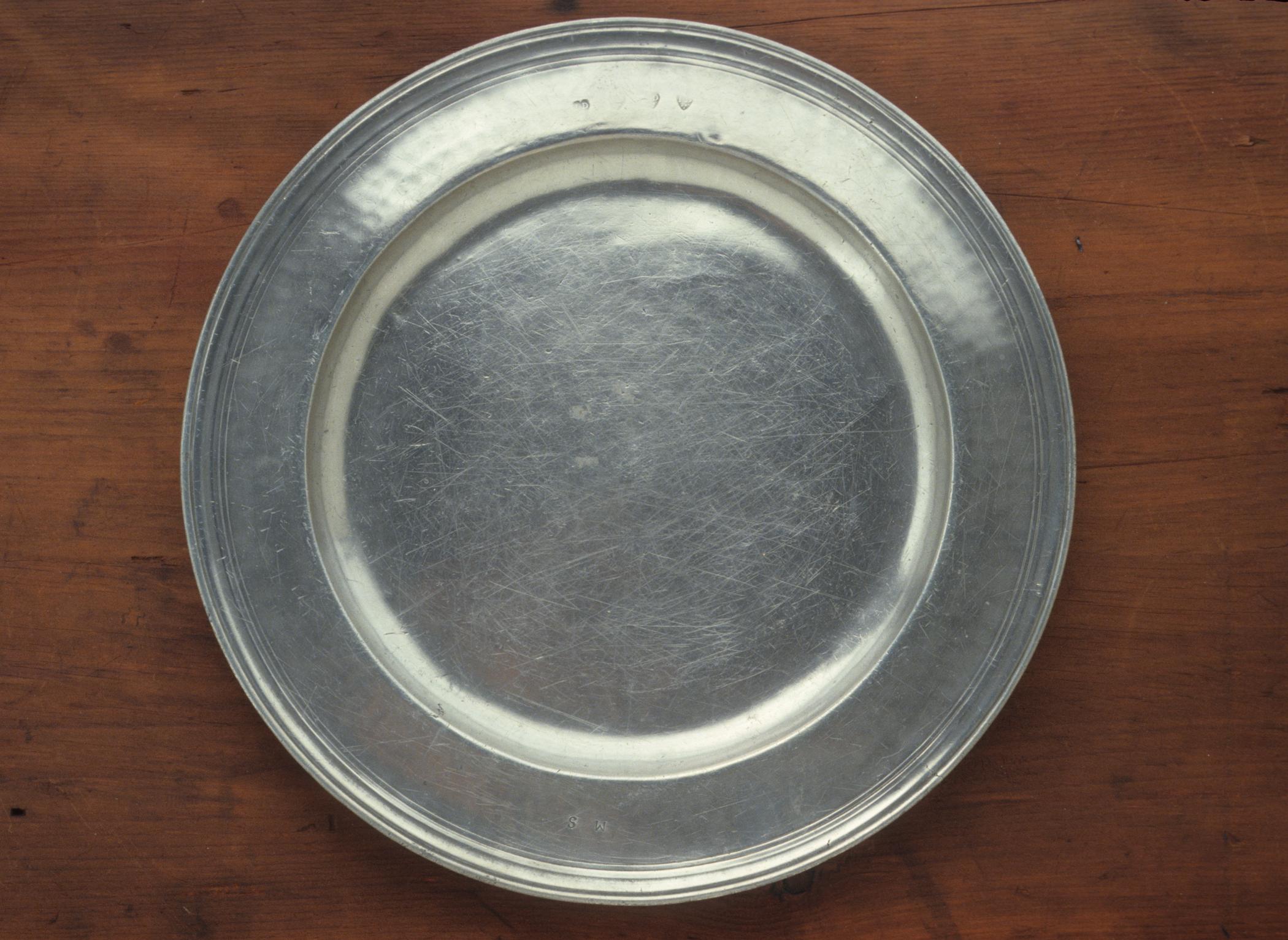 1953.0179 Pewter charger