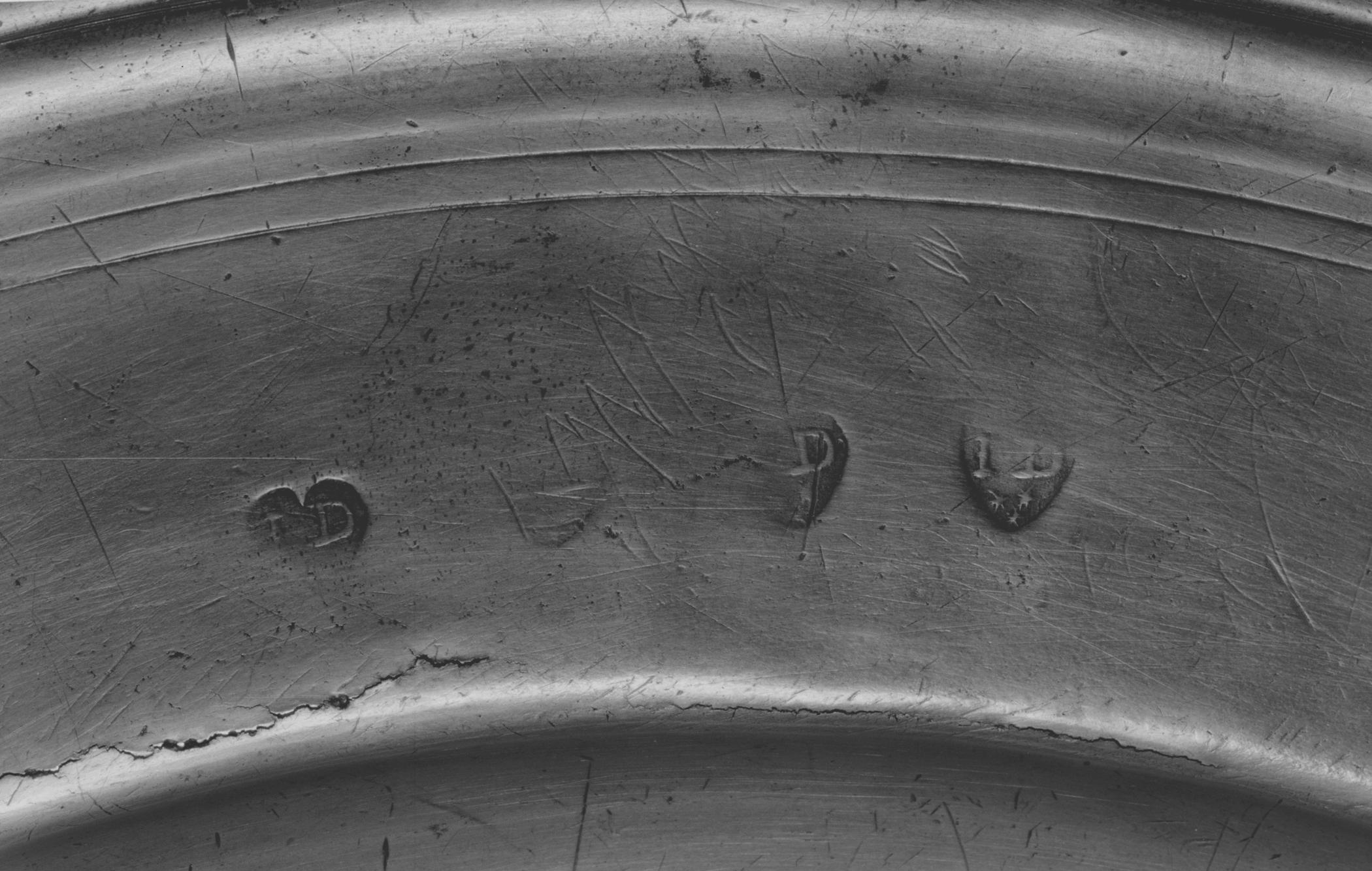 1953.0179 Pewter charger (marks-2)