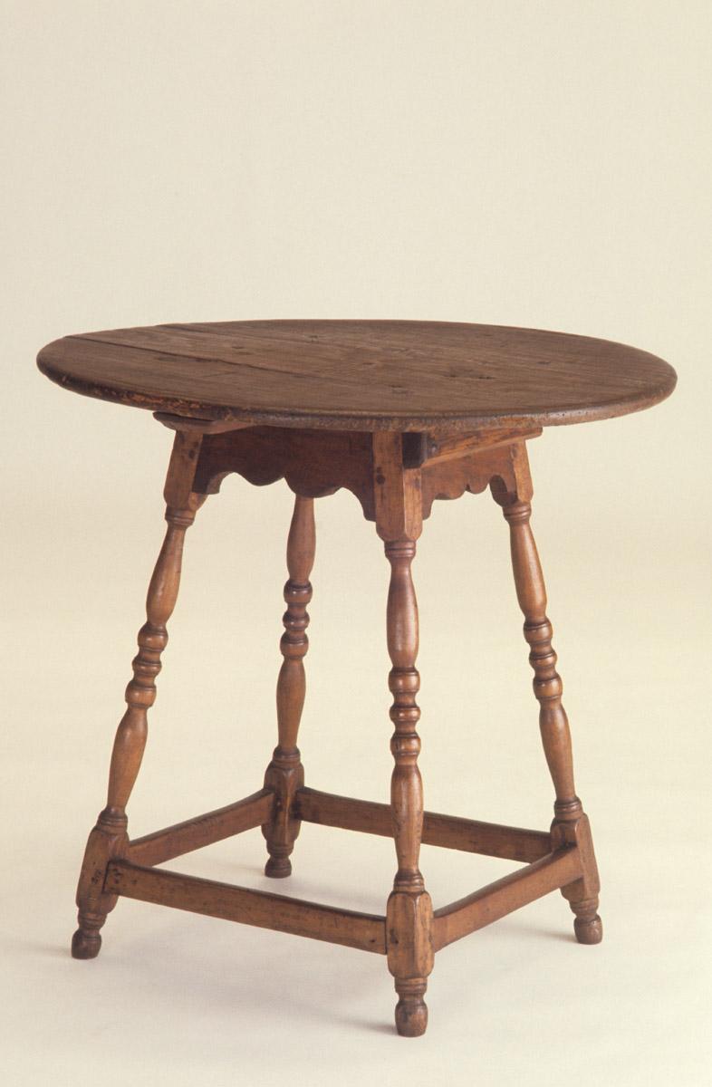 1959.1490 Table