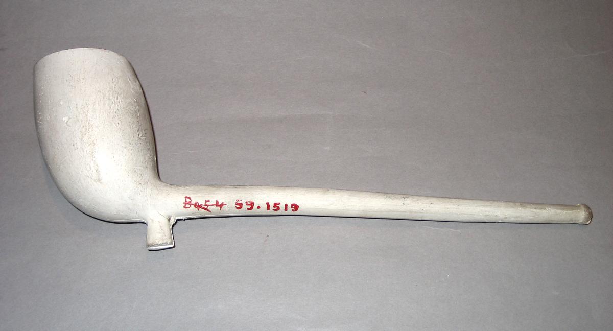 1959.1519 Pipe (mark)