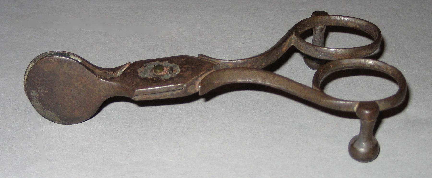 1959.1541 Snuffer
