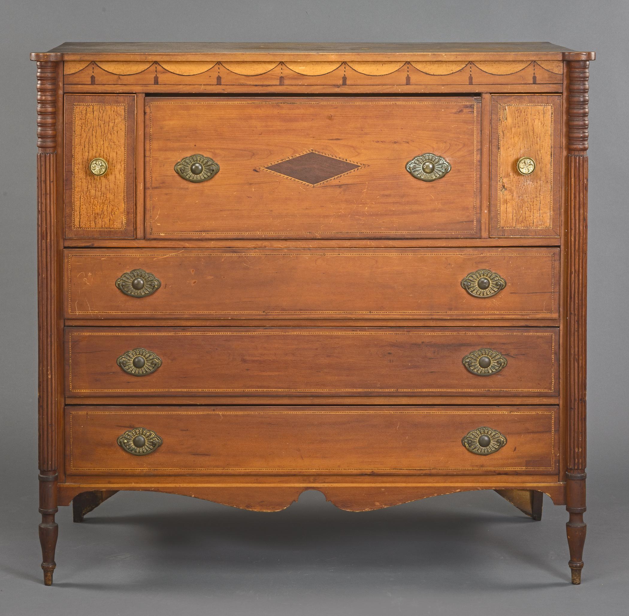 2015.0034 Sideboard, view 2