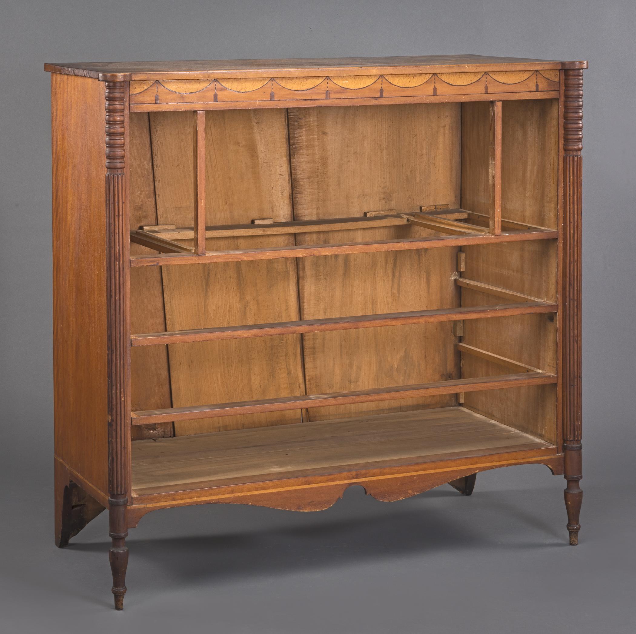 2015.0034 Sideboard, view 3