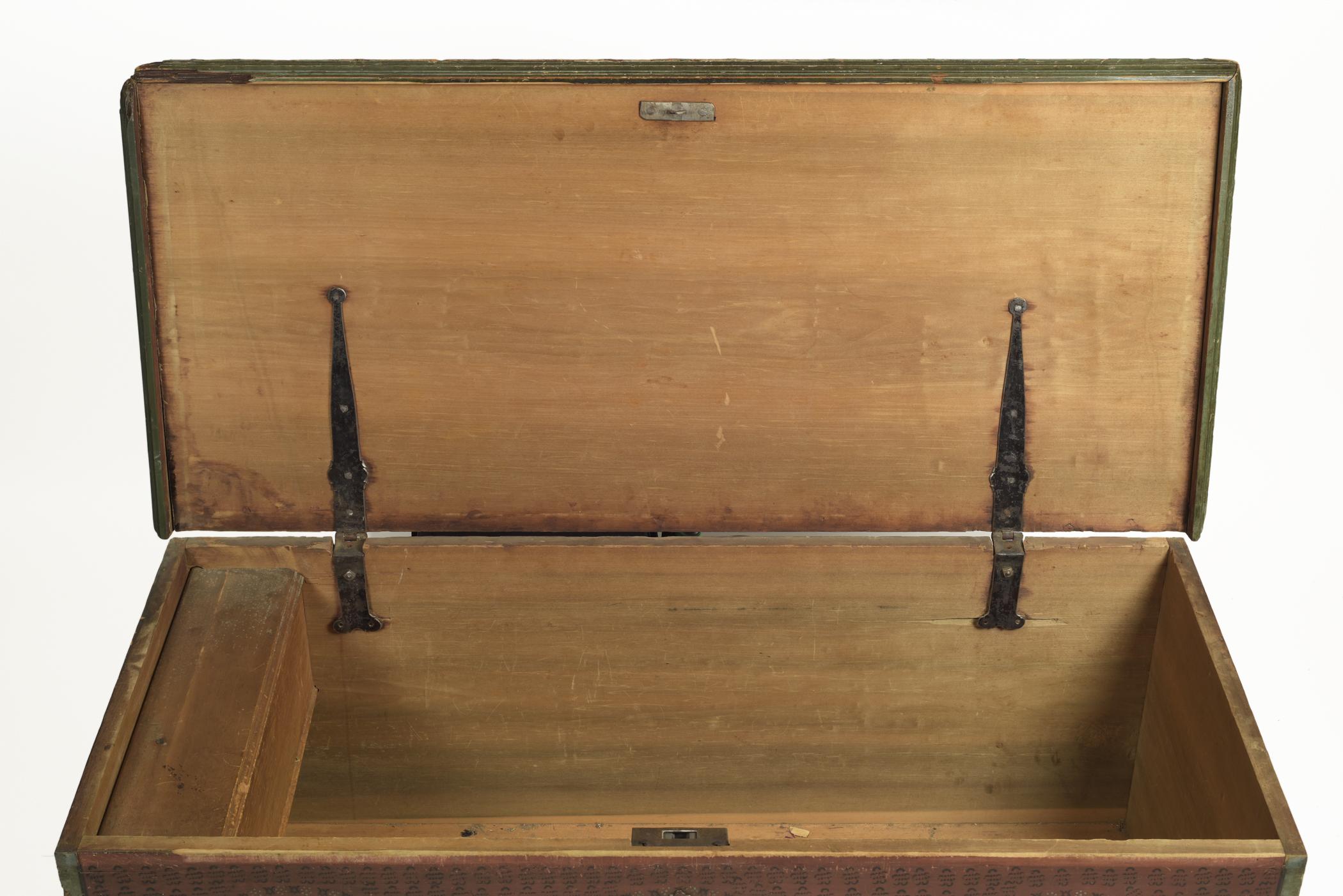 2015.0046 A Chest, detail 2