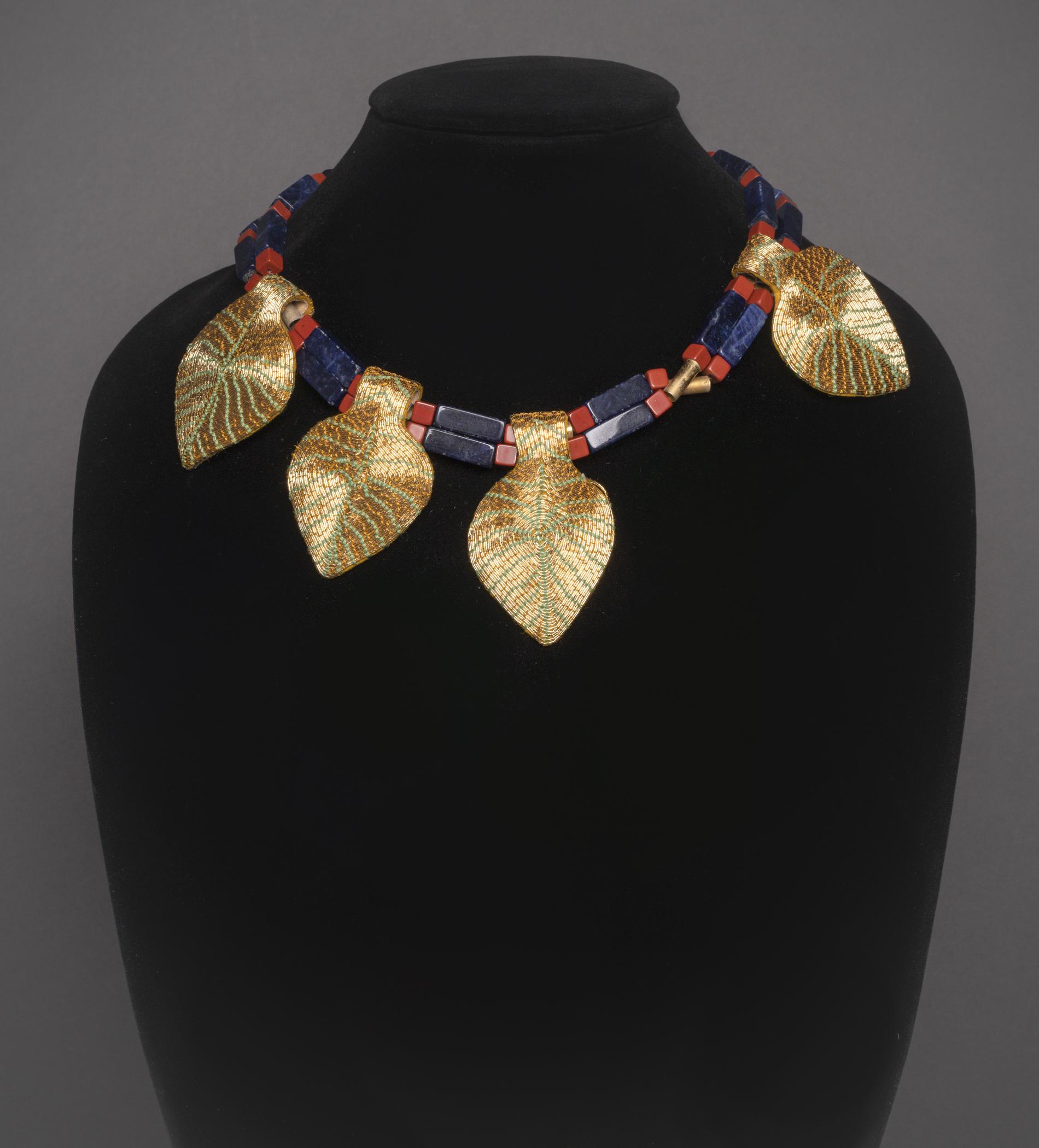 2015.0047.032.001 A-E Necklace, view 1