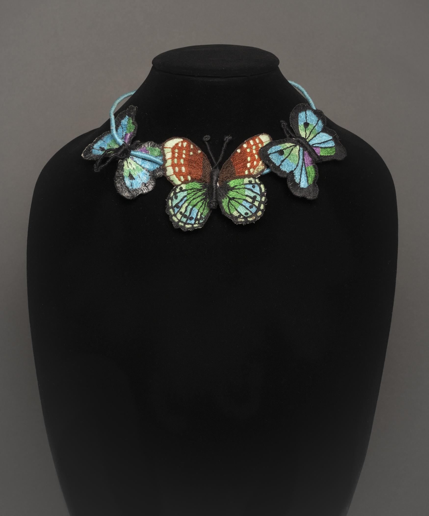 2015.0047.037 Necklace, view 1