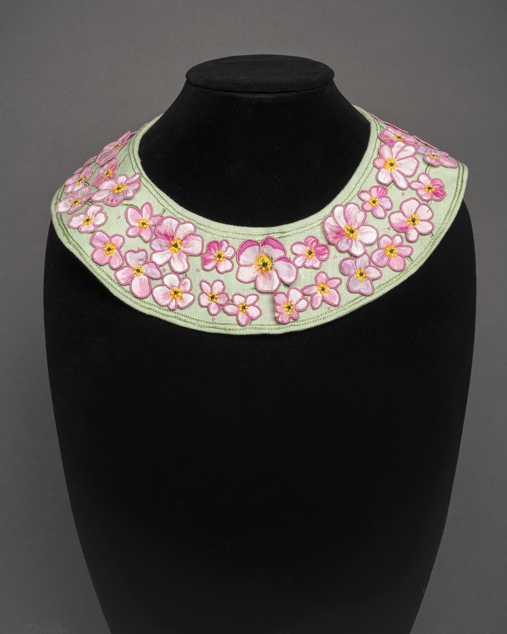 2015.0047.042 Collar, view 1