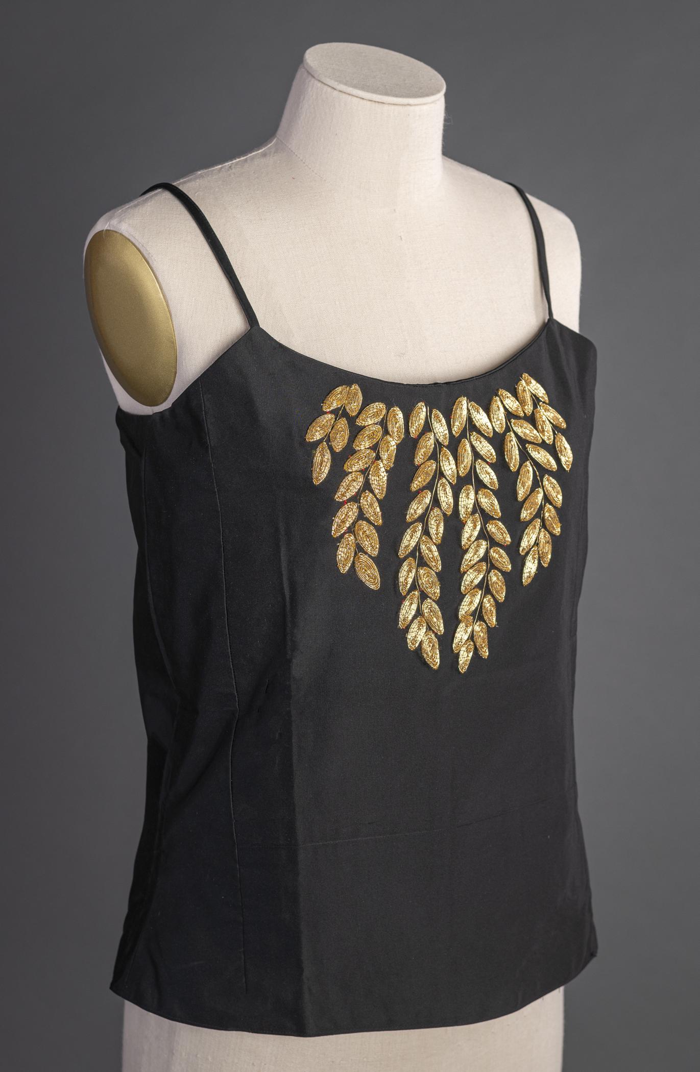 2015.0047.053 Bodice, view 2